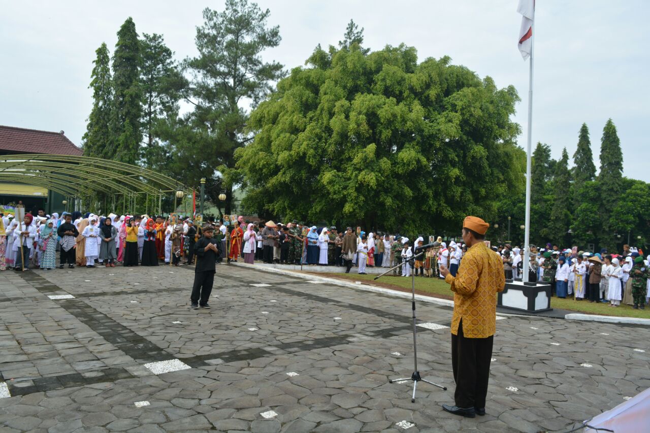 Kostum Pahlawan untuk Mengenang Jasa Pahlawan