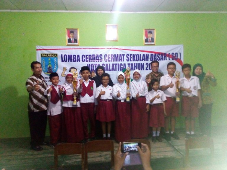 Safna, Fikri, dan Adit Sabet Juara Lomba Cerdas Cermat